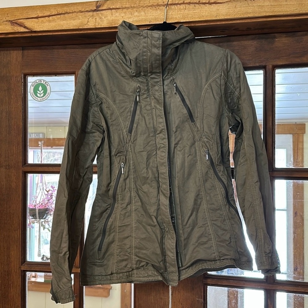 Kühl jacket with zip up hood